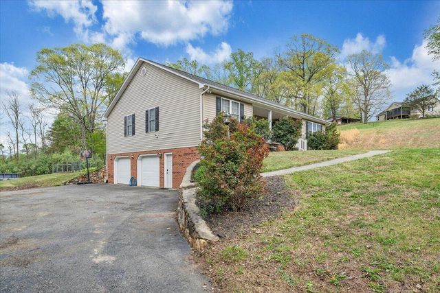 686 Pinehaven RD, Fincastle, VA 24090