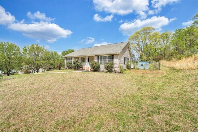686 Pinehaven RD, Fincastle, VA 24090