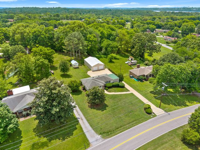 112 Hickory Heights Dr, Hendersonville, TN 37075