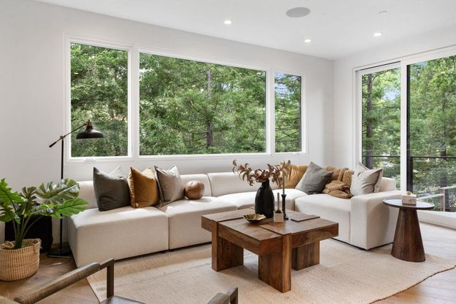 141 Lake Road, Portola Valley, CA 94028