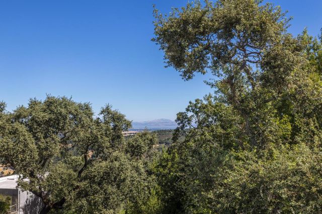 141 Lake Road, Portola Valley, CA 94028
