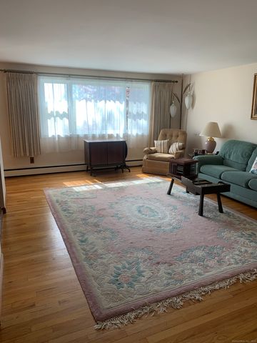 35 Mist Hill Drive, New Milford, CT 06776