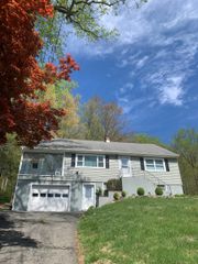 35 Mist Hill Drive, New Milford, CT 06776