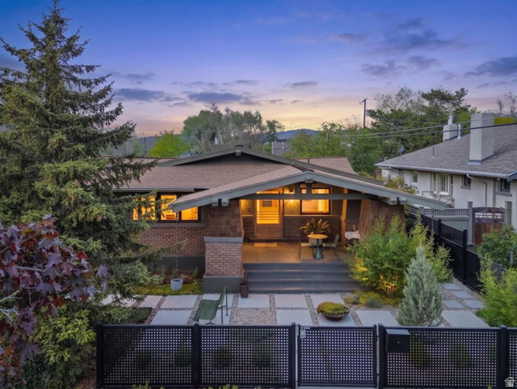 1249 E CRYSTAL AVE, South Salt Lake, UT 84106