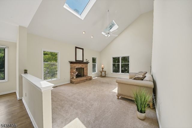 28 Ranney Rd, Washington Twp., NJ 07853