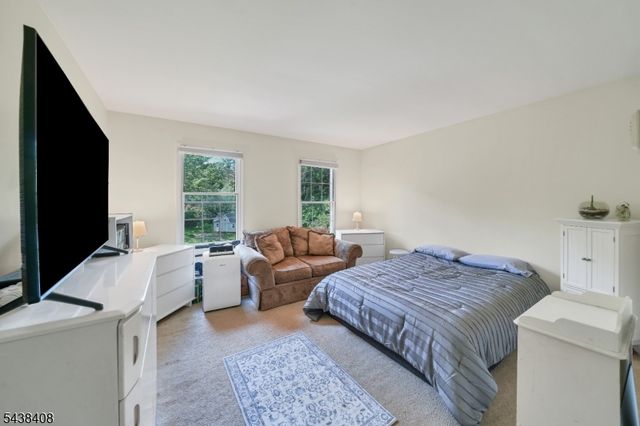 28 Ranney Rd, Washington Twp., NJ 07853