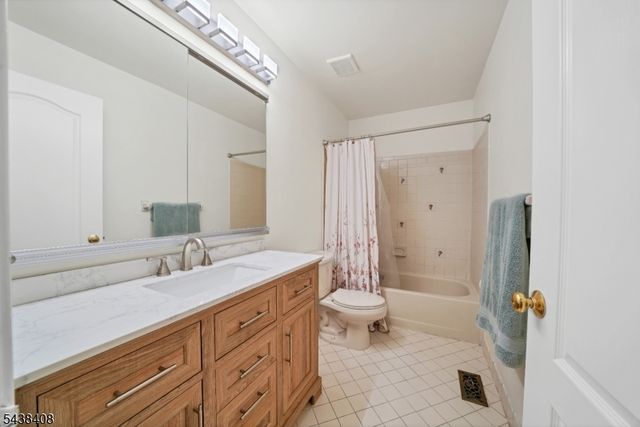 28 Ranney Rd, Washington Twp., NJ 07853