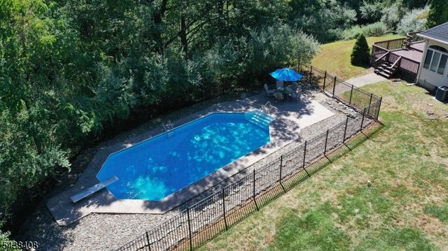 28 Ranney Rd, Washington Twp., NJ 07853
