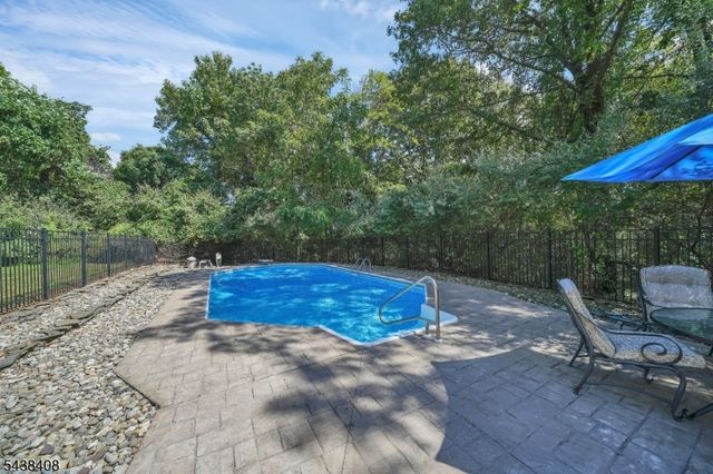 28 Ranney Rd, Washington Twp., NJ 07853