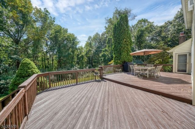 28 Ranney Rd, Washington Twp., NJ 07853