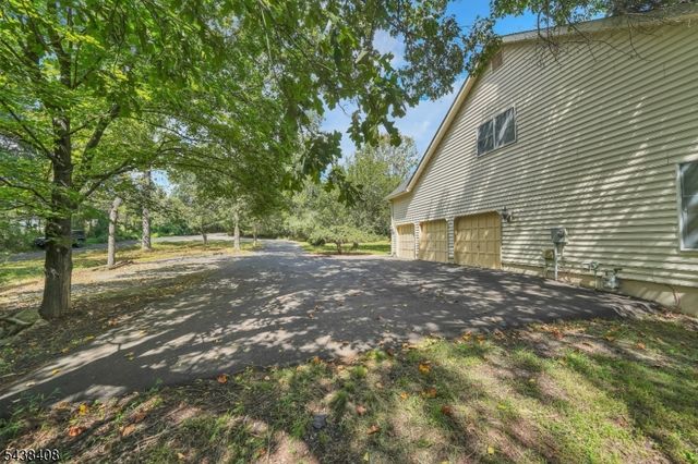 28 Ranney Rd, Washington Twp., NJ 07853
