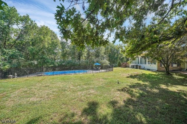28 Ranney Rd, Washington Twp., NJ 07853