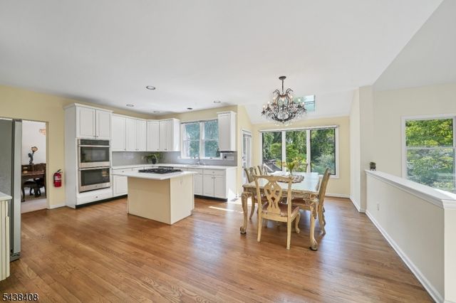28 Ranney Rd, Washington Twp., NJ 07853