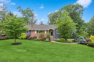 11 Old Farm Rd, North Caldwell Boro, NJ 07006