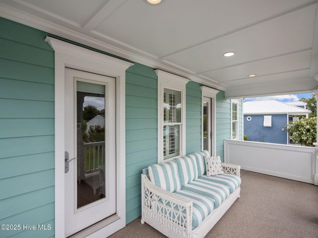 303 S Elm Street, Swansboro, NC 28584