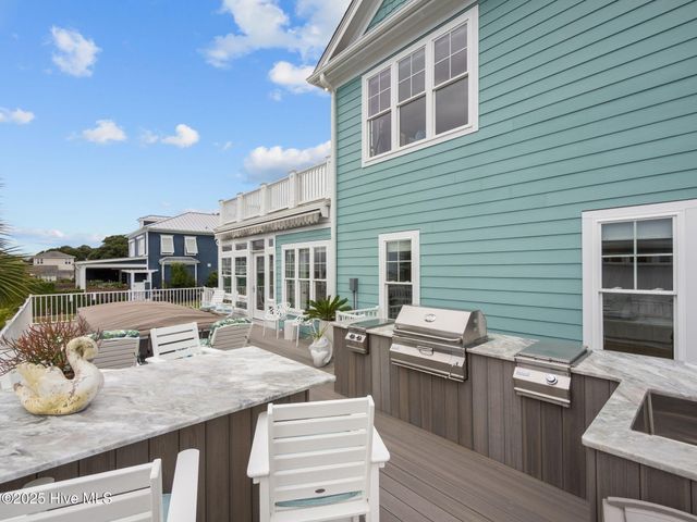 303 S Elm Street, Swansboro, NC 28584