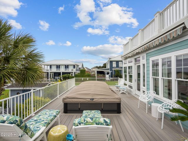 303 S Elm Street, Swansboro, NC 28584