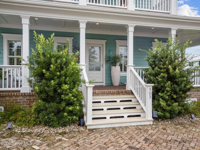 303 S Elm Street, Swansboro, NC 28584