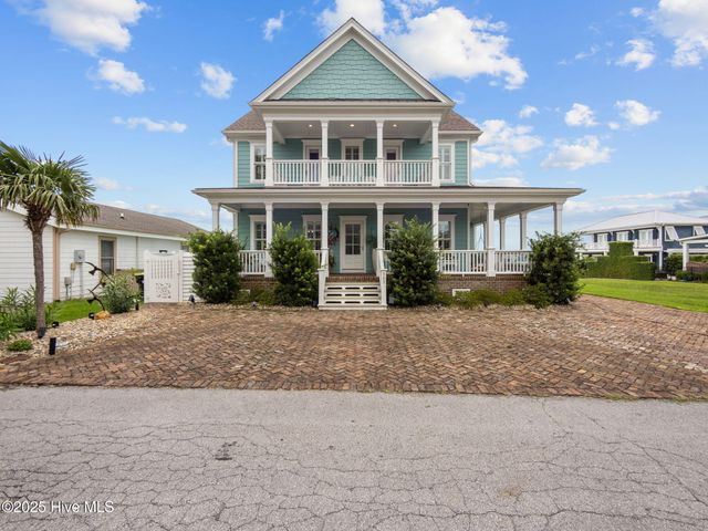 303 S Elm Street, Swansboro, NC 28584