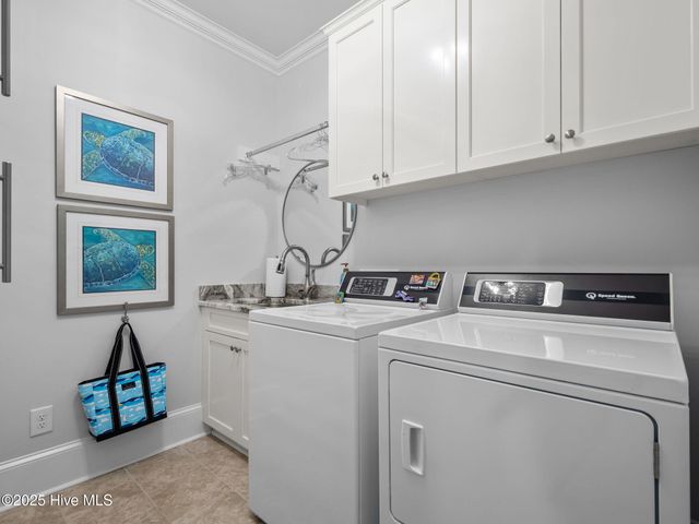 303 S Elm Street, Swansboro, NC 28584