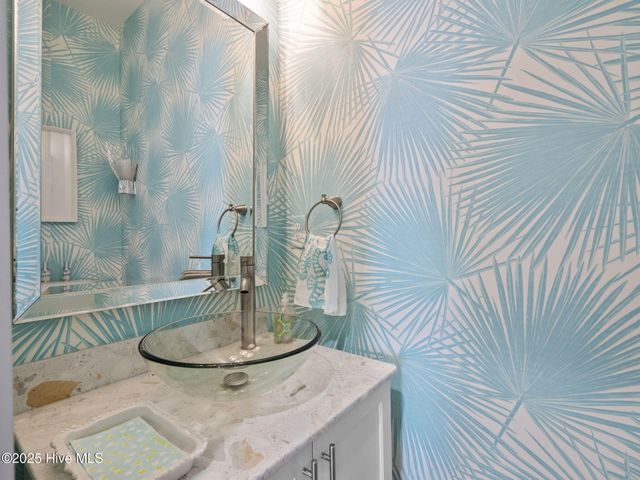 303 S Elm Street, Swansboro, NC 28584