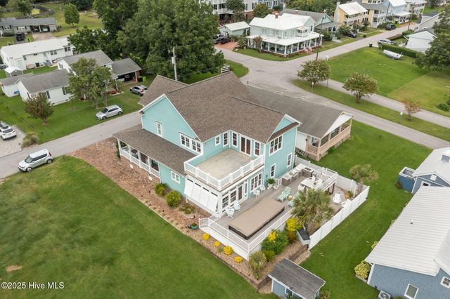 303 S Elm Street, Swansboro, NC 28584