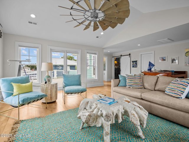 303 S Elm Street, Swansboro, NC 28584