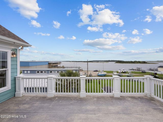 303 S Elm Street, Swansboro, NC 28584