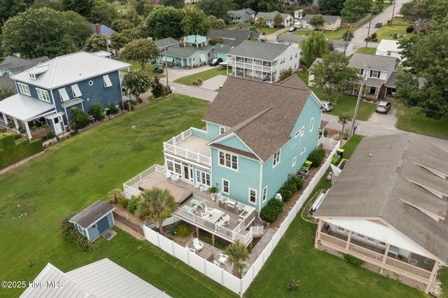 303 S Elm Street, Swansboro, NC 28584