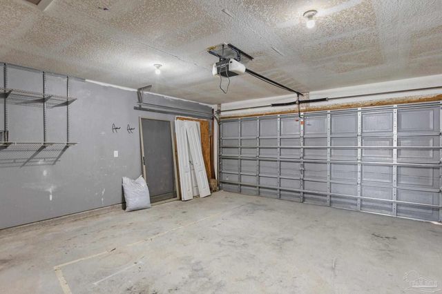 10650 Senegal Dr, Pensacola, FL 32534