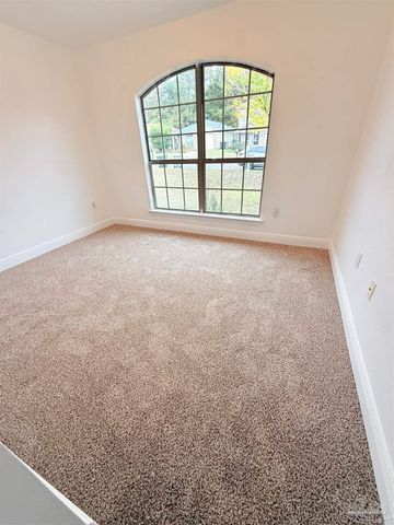 10650 Senegal Dr, Pensacola, FL 32534