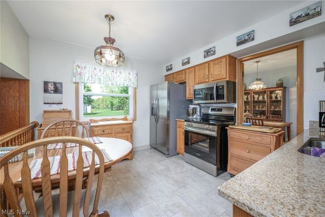14500 Broadwood Drive, Burton, OH 44021
