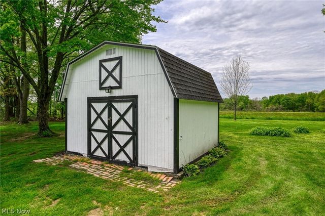 14500 Broadwood Drive, Burton, OH 44021