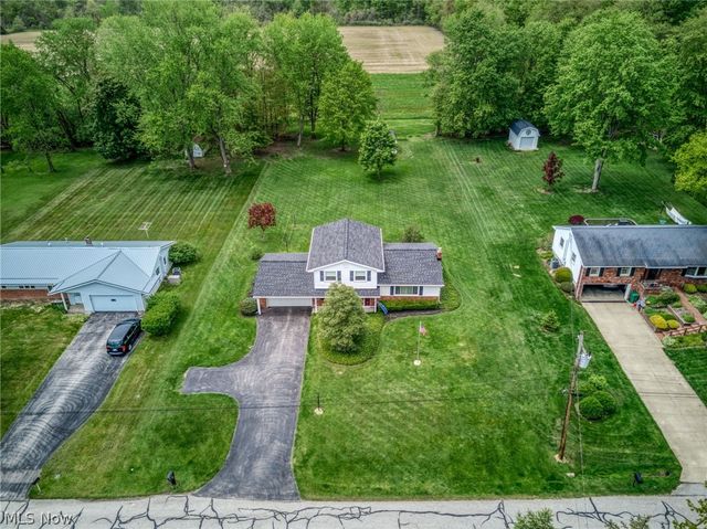 14500 Broadwood Drive, Burton, OH 44021