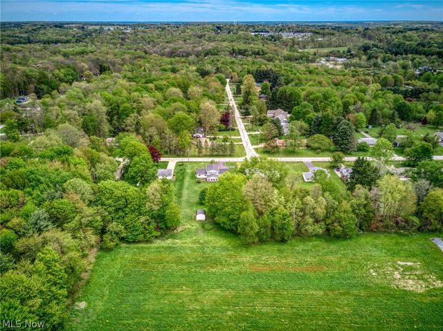 14500 Broadwood Drive, Burton, OH 44021