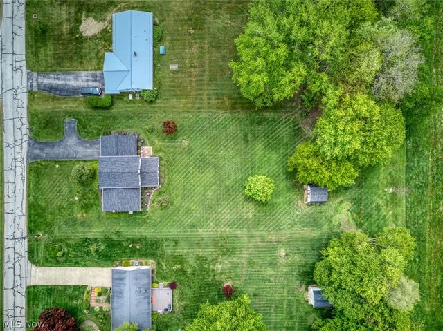 14500 Broadwood Drive, Burton, OH 44021