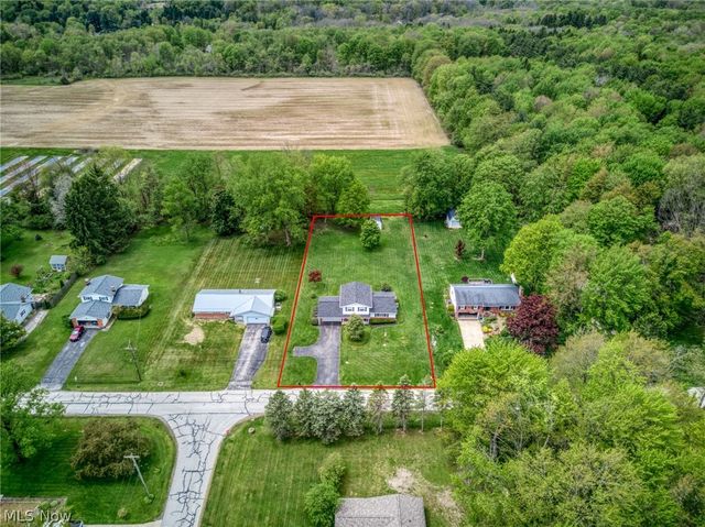 14500 Broadwood Drive, Burton, OH 44021