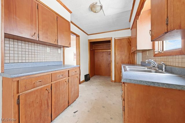 228 W Oxford Street, Alliance, OH 44601