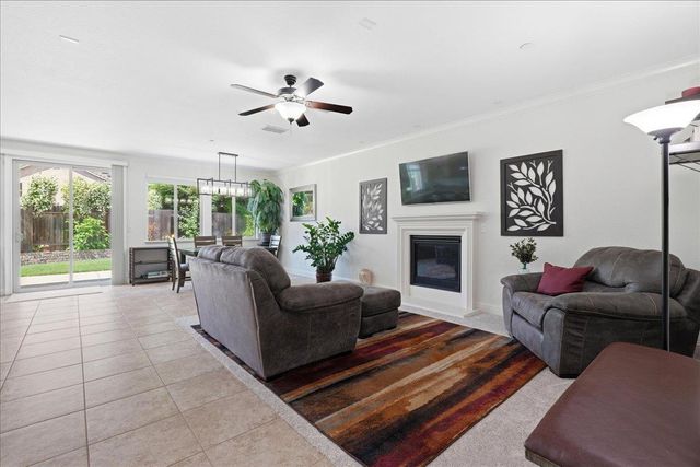 2442 Dulles Way, Lincoln, CA 95648