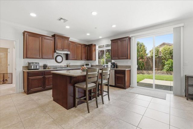 2442 Dulles Way, Lincoln, CA 95648