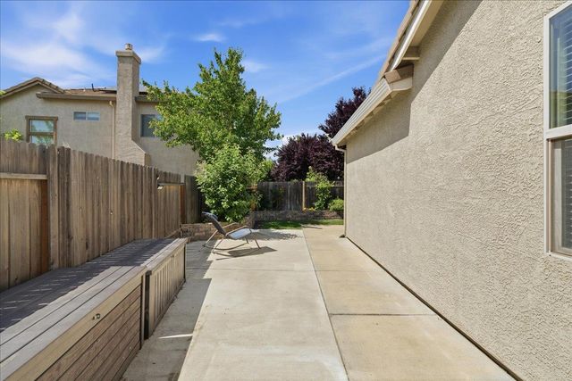 2442 Dulles Way, Lincoln, CA 95648