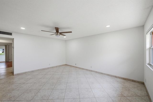 28 Seville 'b', Delray Beach, FL 33446
