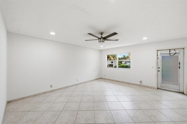 28 Seville 'b', Delray Beach, FL 33446
