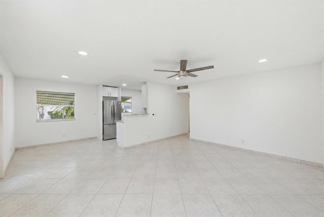 28 Seville 'b', Delray Beach, FL 33446