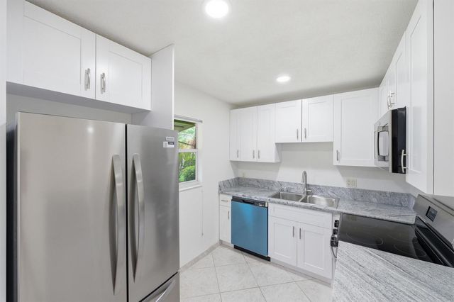 28 Seville 'b', Delray Beach, FL 33446