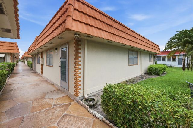 28 Seville 'b', Delray Beach, FL 33446