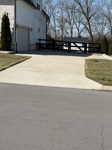 536 Oakvale Ln, Mount Juliet, TN 37122