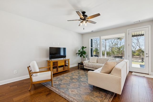 536 Oakvale Ln, Mount Juliet, TN 37122