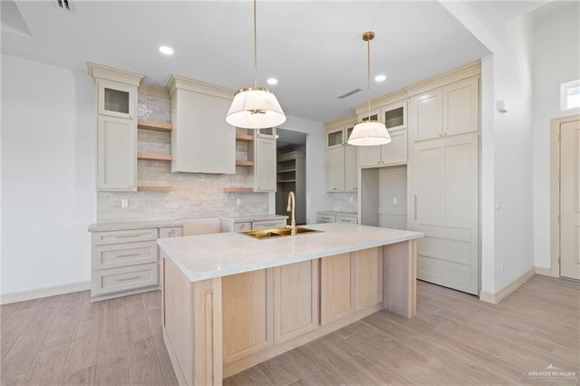 8102 N 49th Lane, Mcallen, TX 78504