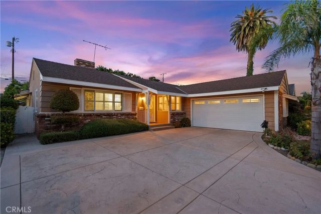 15927 Tupper Street, North Hills, CA 91343